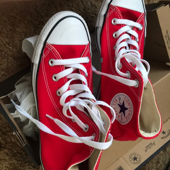 New red converse - Picture 2 of 2
